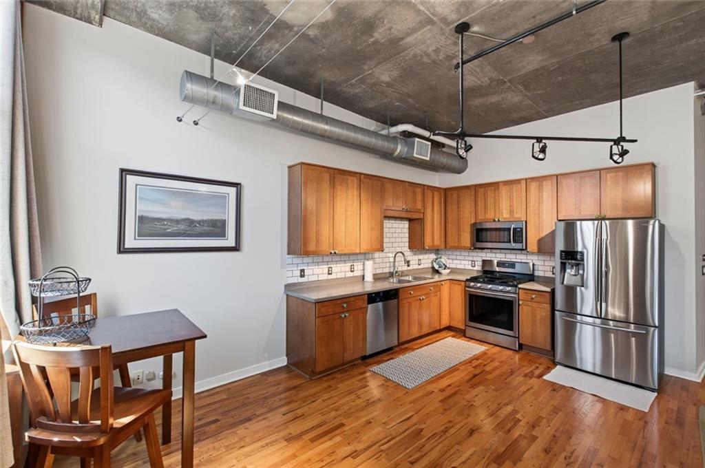 660 Glen Iris Drive NE 407
