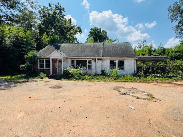 3007 Memorial Drive SE