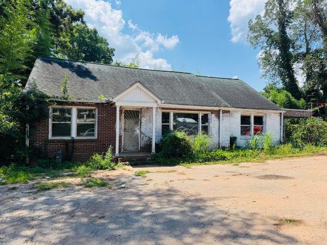 This is a great opportunity to own commercial building in a popular location. Price also includes the vacant lot next door (3009 Memorial Drive - parcel
15-183-24-027). The property is zoned
C-1. Contact the listing agent for more details and for access.