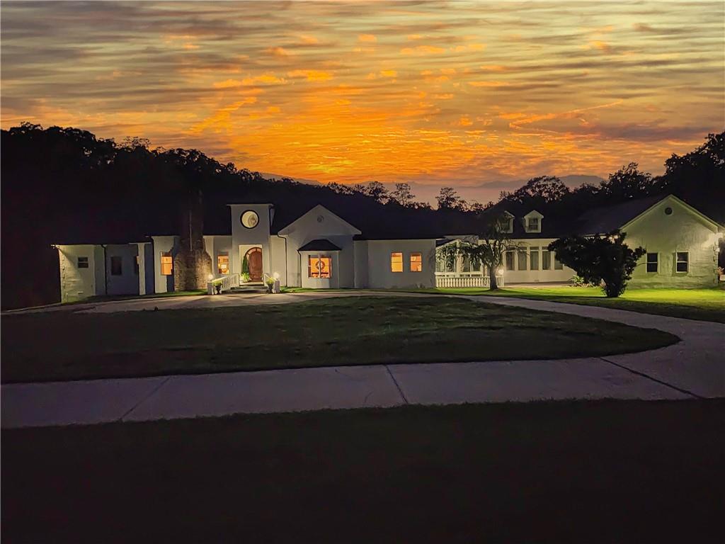 1169 Hodges Circle