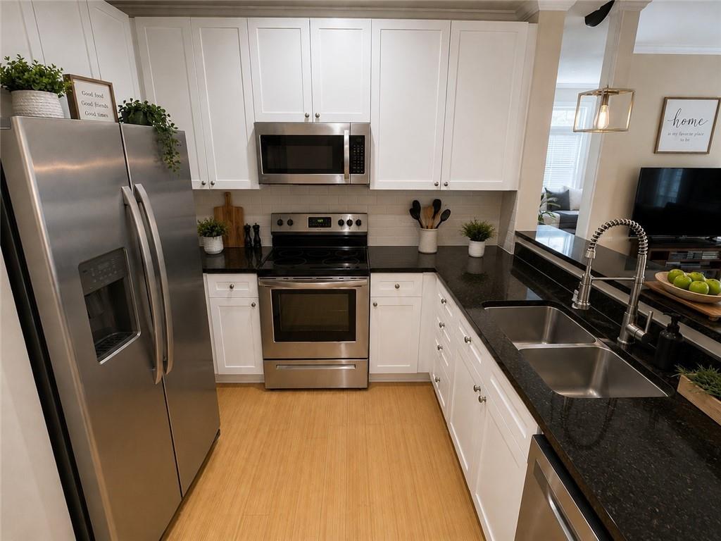 933 Garrett Street SE 201