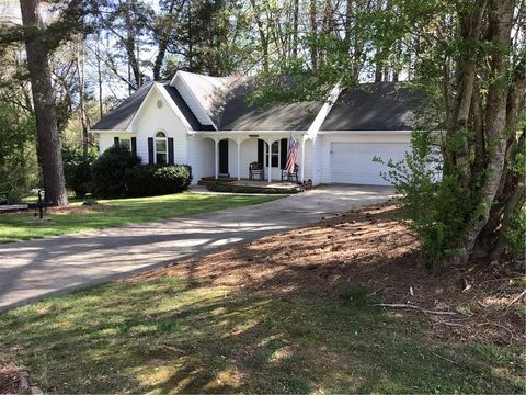 Homes For Sale - 7725 Silversmith Drive<br/> Cumming, GA 30028