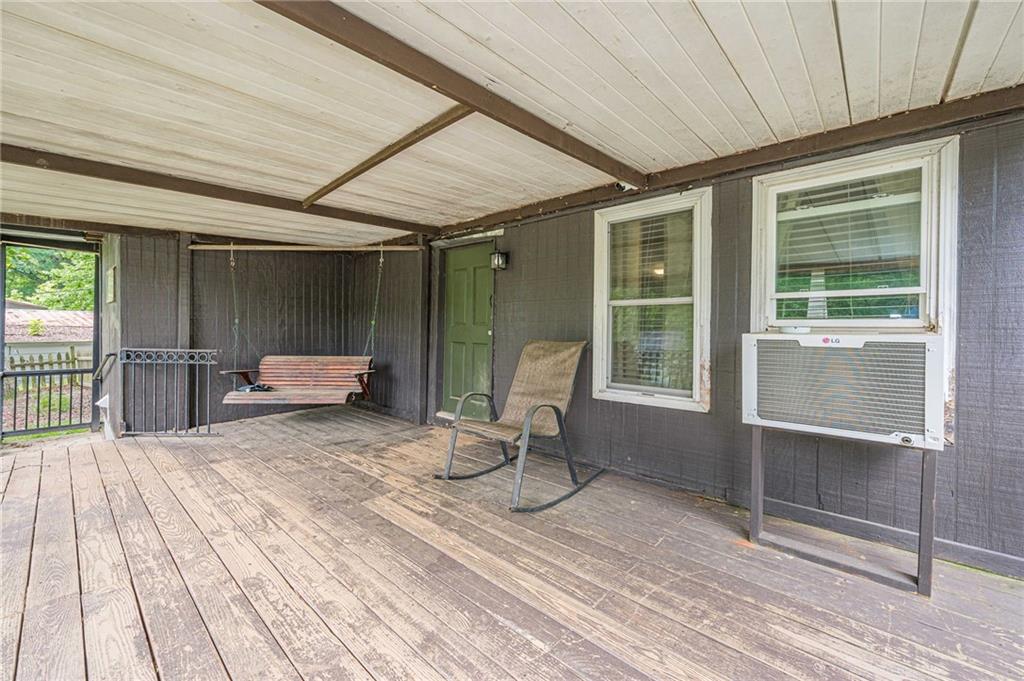 90 SE Valley Trail SE