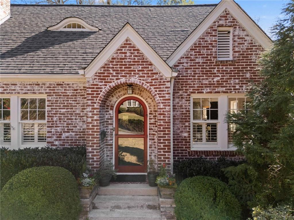 183 E Wesley Road NE