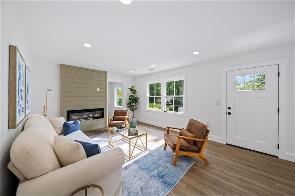 1111 Edgefield Drive SW