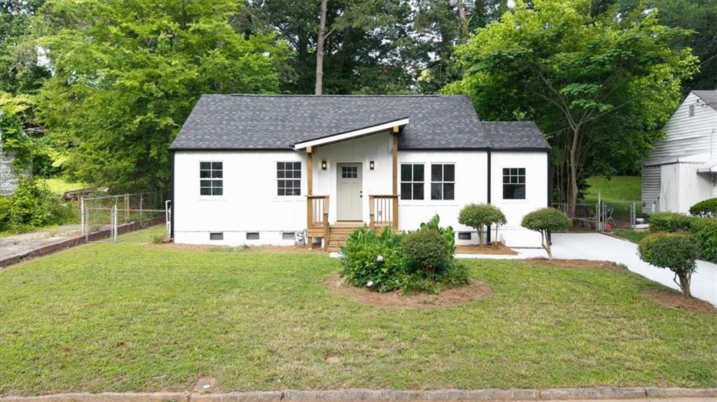 1111 Edgefield Drive SW