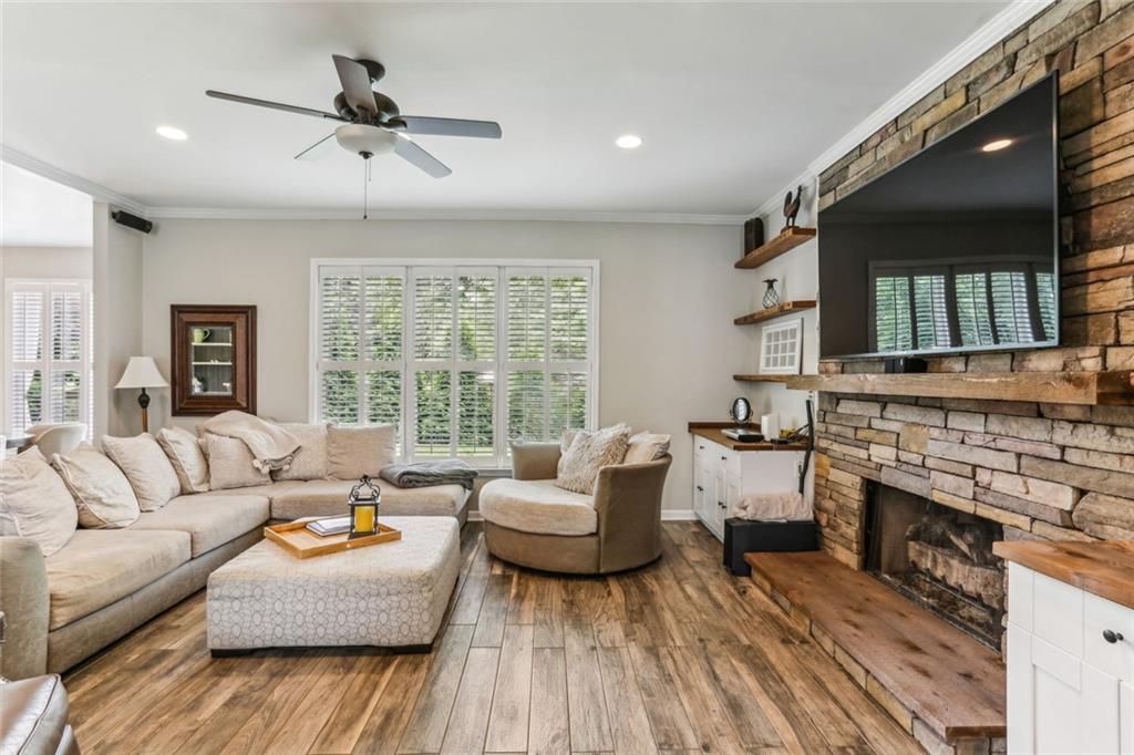 2624 E Madison Drive