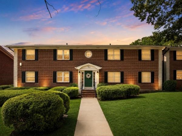 4282 Roswell Road NE E2