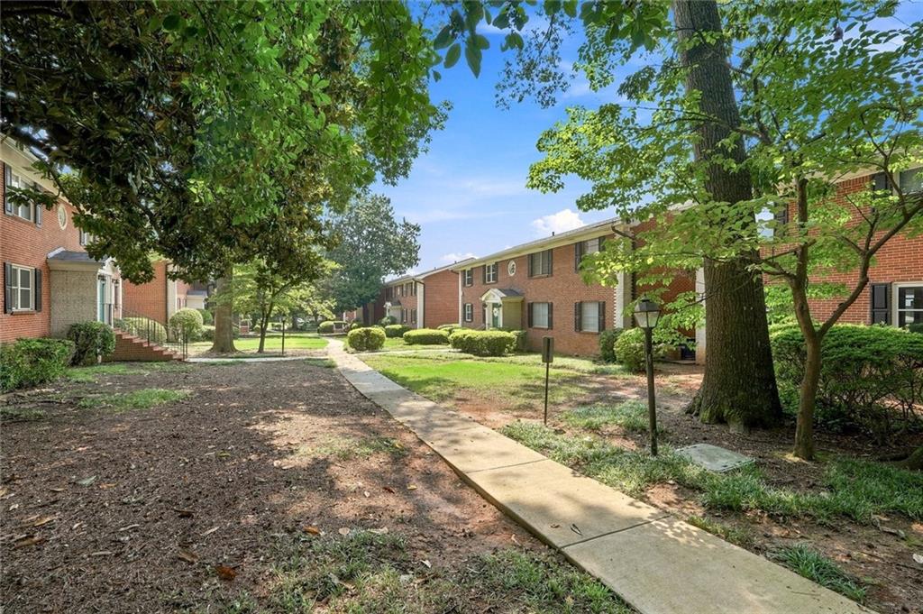 4282 Roswell Road NE E2