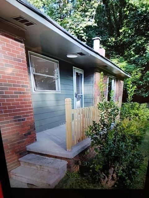Homes For Sale - 4076 Fairmont Street<br/> Gainesville, GA 30506