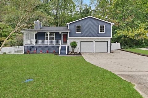 A home in Powder Springs