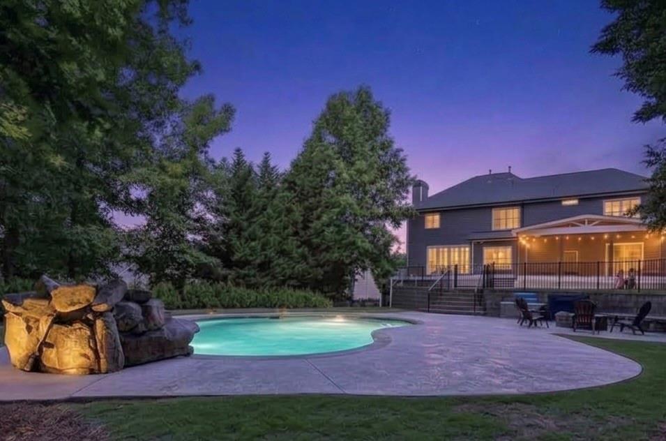 3084 Grove View Court