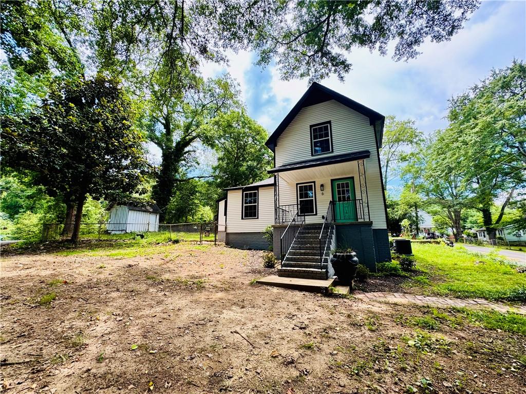 6 Hillside Avenue SE