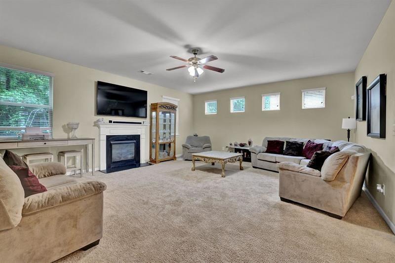 412 Live Oak Pass
