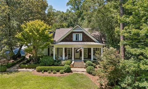 Homes For Sale - 537 Spring Valley Road<br/> Fulton County, Atlanta, GA 30318