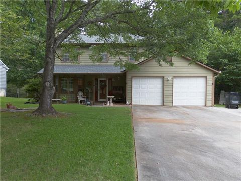Homes For Sale - 2906 Hidden Drive<br/> Lawrenceville, GA 30044