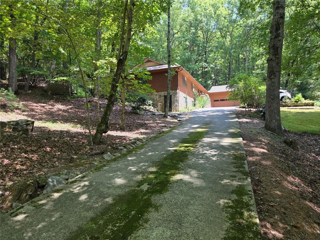 231 Laurelwood