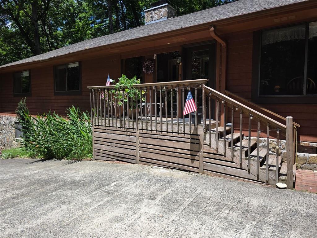 231 Laurelwood
