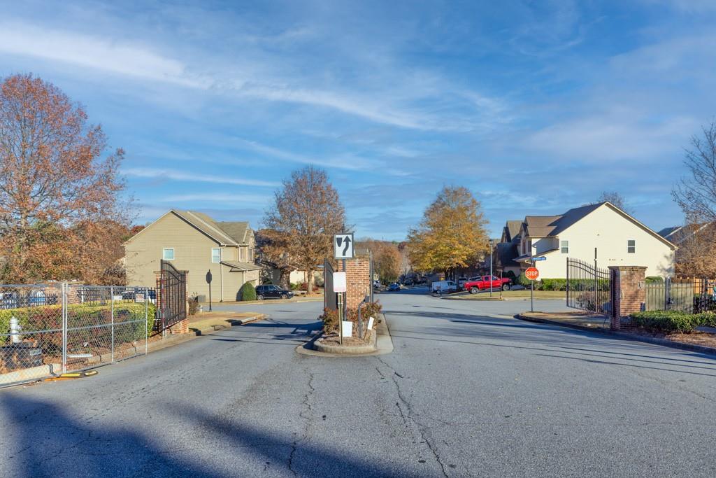 300 Knelston Oak Drive, Suwanee, Georgia image 36