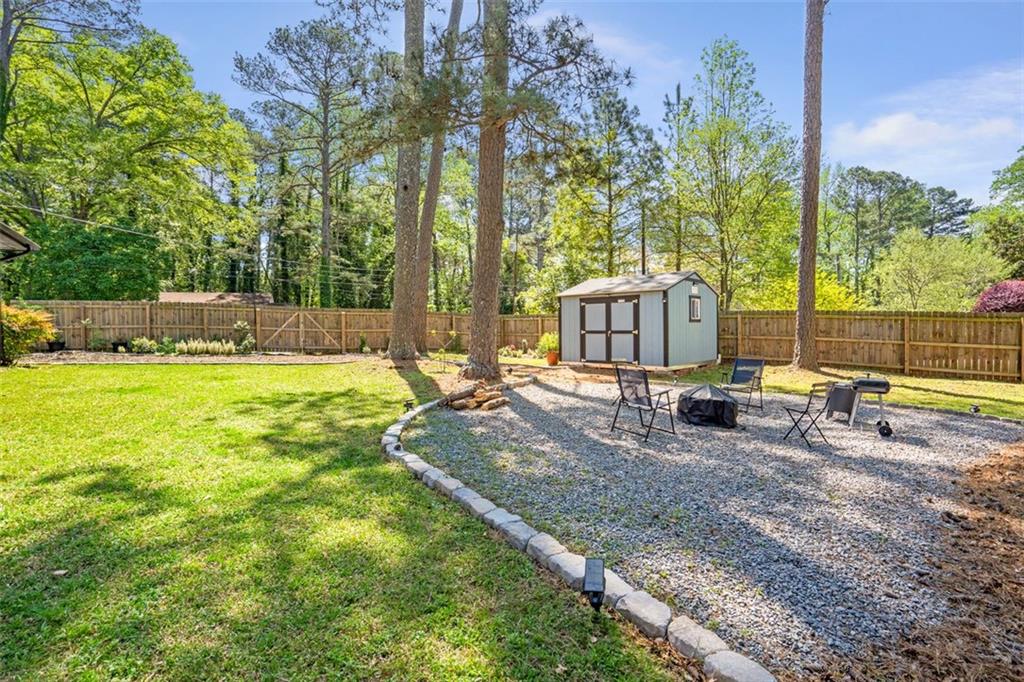 3385 Pinehill Drive, Decatur, Georgia image 27