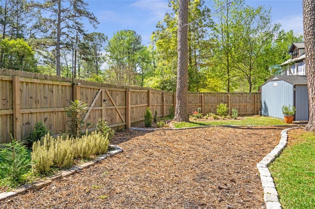 3385 Pinehill Drive, Decatur, Georgia image 29