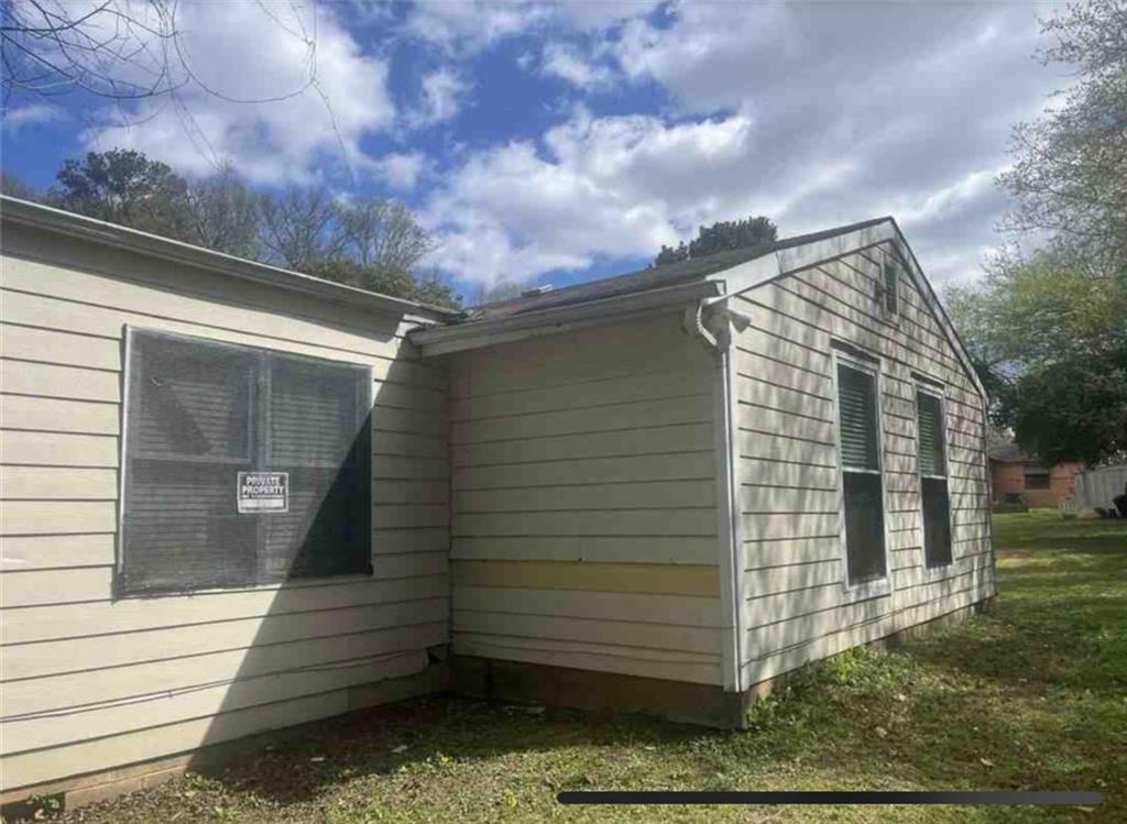 2608 Santa Barbara Drive NW