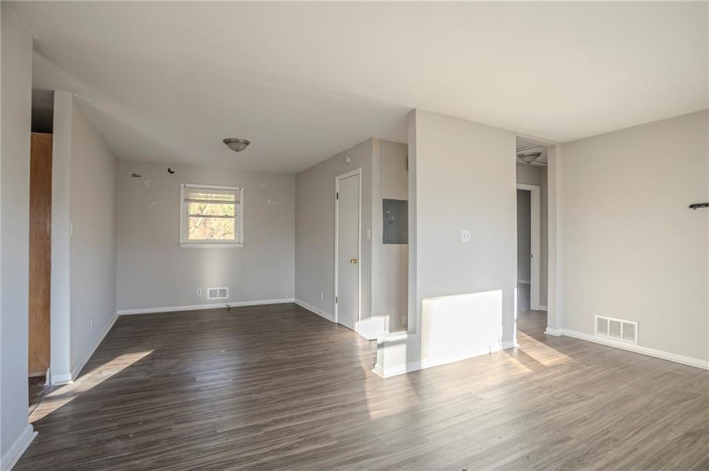 473 Oakside Drive, Atlanta, Georgia image 5