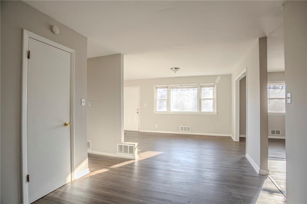 473 Oakside Drive, Atlanta, Georgia image 13
