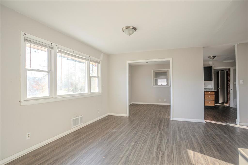 473 Oakside Drive, Atlanta, Georgia image 3