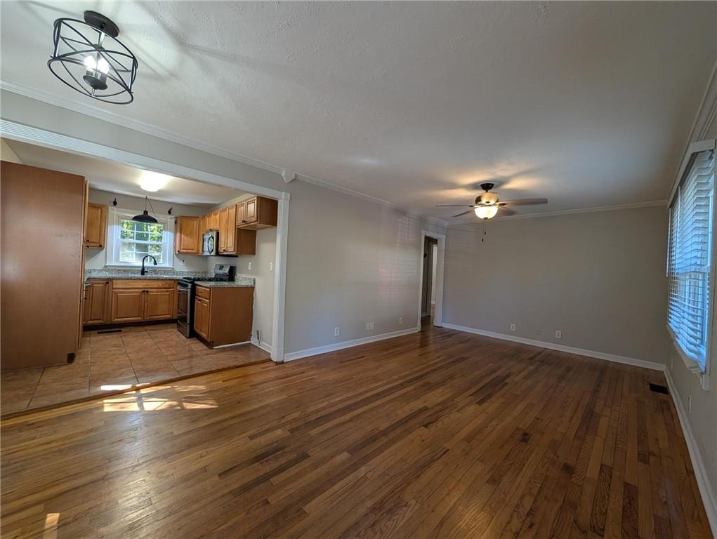2063 White Oak Circle NW