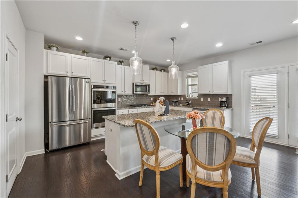Longstreet Manor - Residential