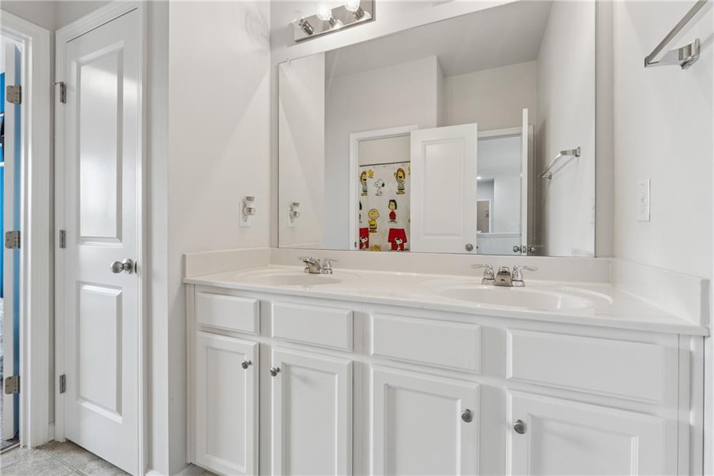Longstreet Manor - Residential