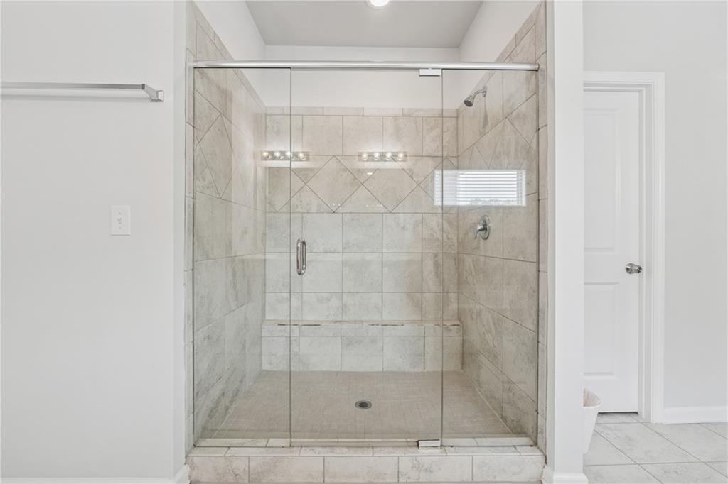 Longstreet Manor - Residential