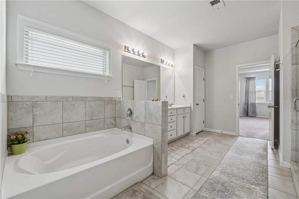 Longstreet Manor - Residential