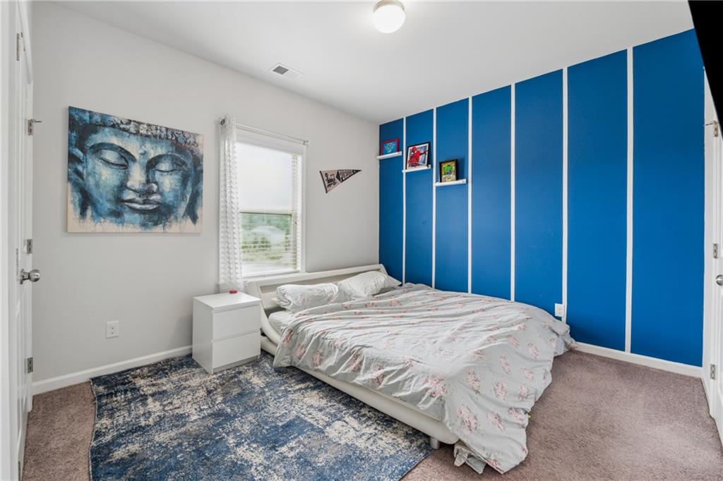 Longstreet Manor - Residential