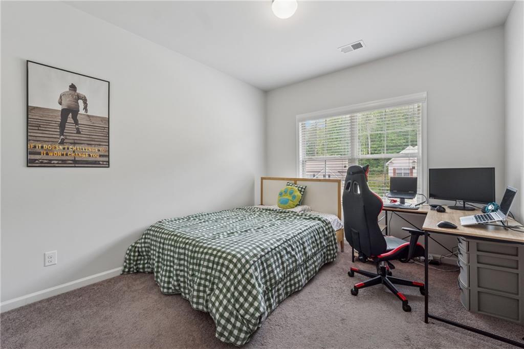 Longstreet Manor - Residential