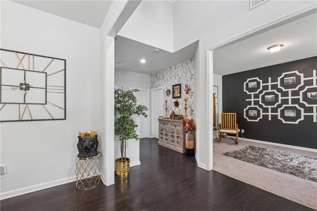 Longstreet Manor - Residential