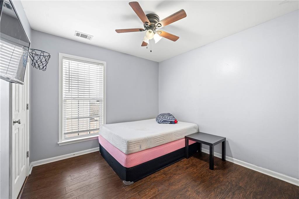 3282 Victoria Park SW