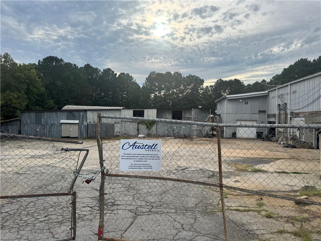 2401 Clay Road