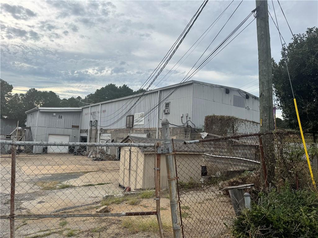 2401 Clay Road