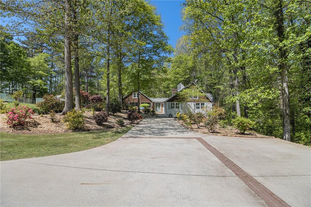 124 Sunny Brook Drive, Newnan, Georgia image 1