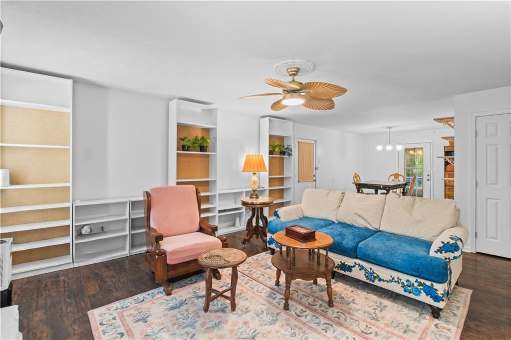 4827 Oakwood Court