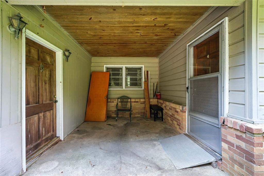 7099 LAKEVIEW Lane