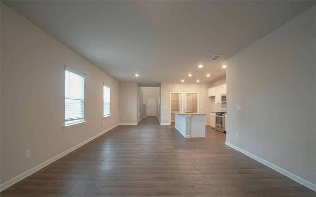 337 Amsterdam Way