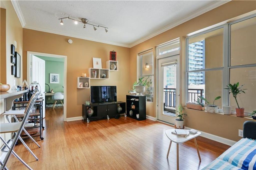 listing image 0