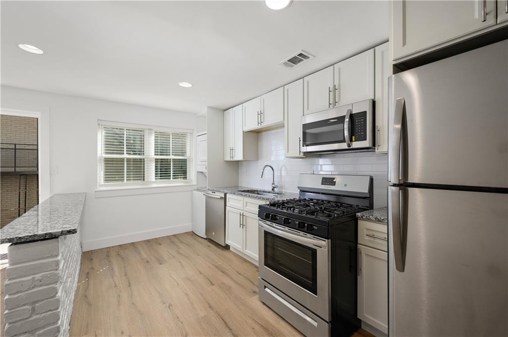 880 Saint Charles Avenue NE 10