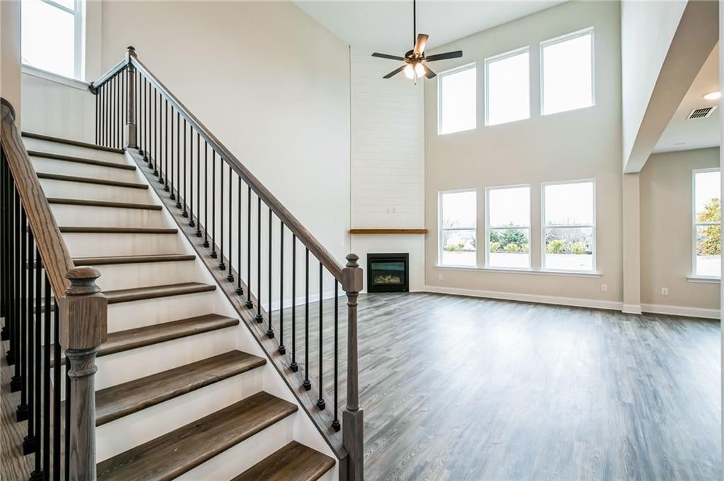153 Barton Springs