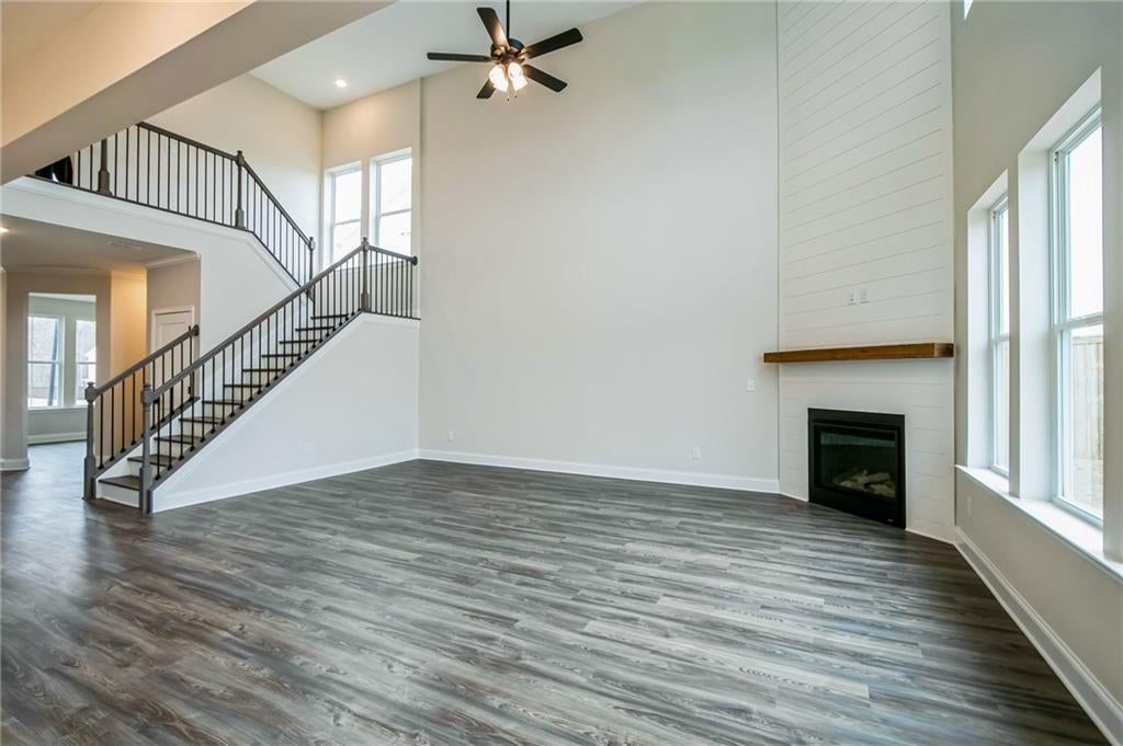 153 Barton Springs