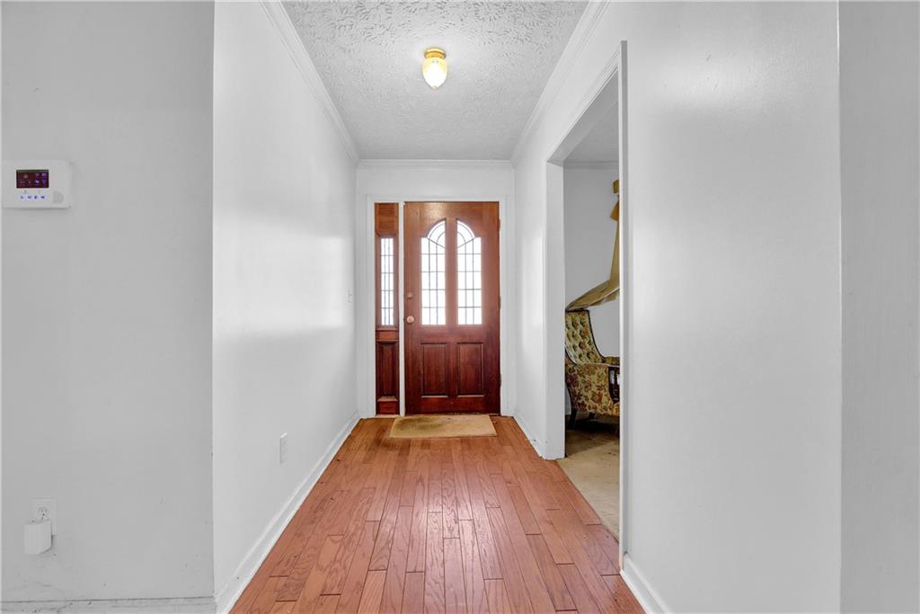 3645 Knoll Crest Trail