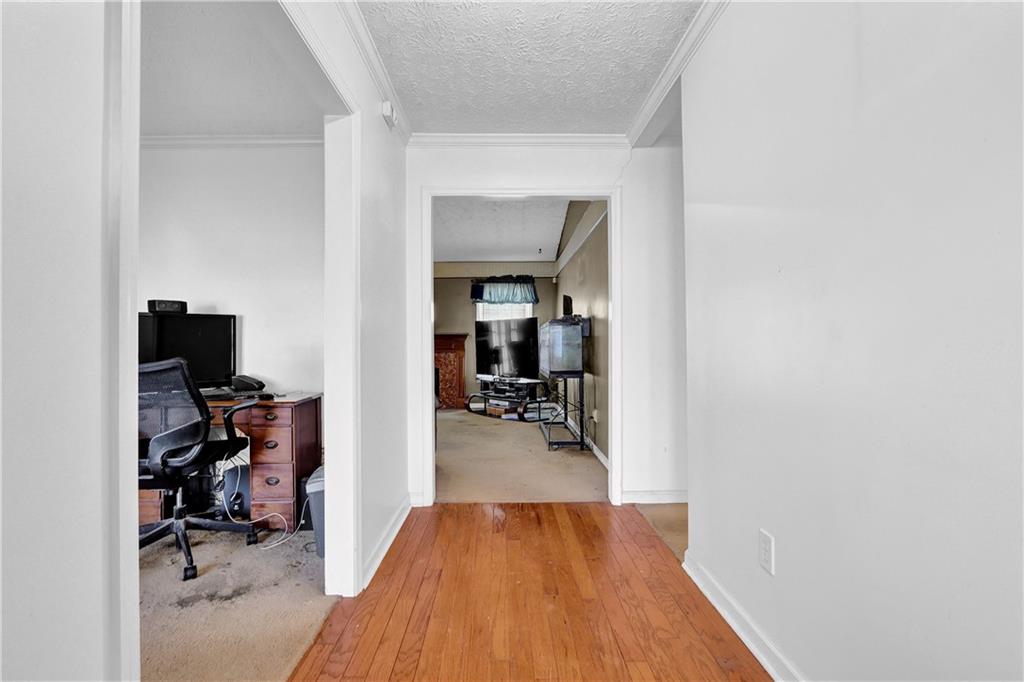 3645 Knoll Crest Trail